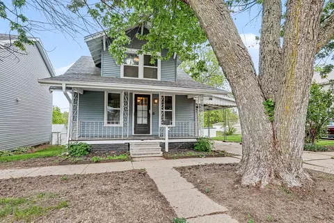 438 N 4th St, Oskaloosa, IA 52577