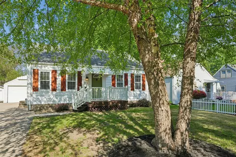 2404 46th St, Des Moines, IA 50310