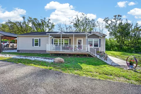 809 Ashton Ave #B, Guthrie Center, IA 50115