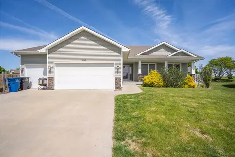 3548 E Highview Dr, Des Moines, IA 50320