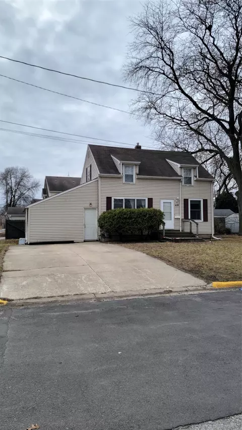 418 S 2nd St, Ames, IA 50010
