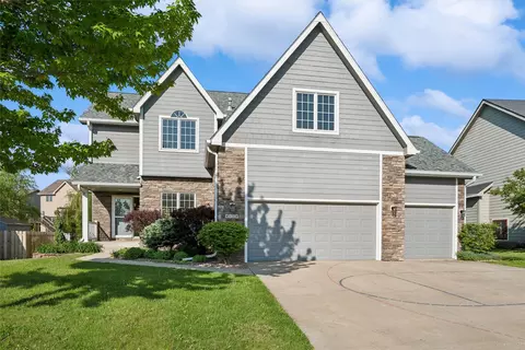 4114 Belair Dr, Urbandale, IA 50323
