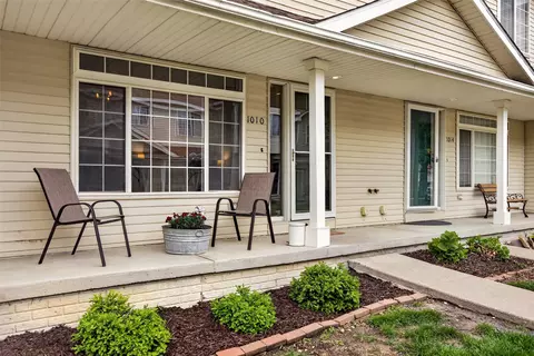 1010 E 17th St, Norwalk, IA 50211