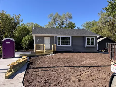 405 NE 43 Ave, Des Moines, IA 50313