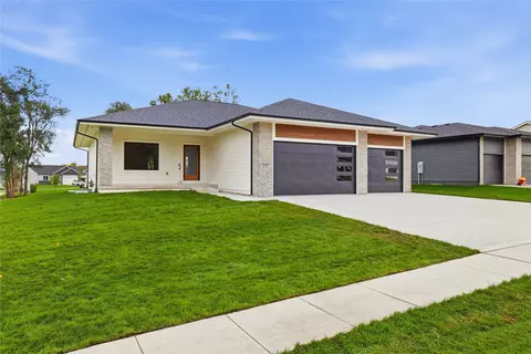 502 Walker St, Polk City, IA 50226