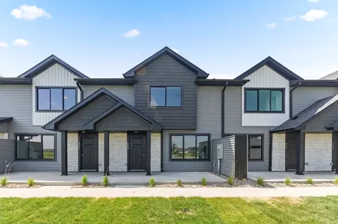 595 Hart Ln, Ankeny, IA 50021