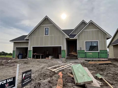 4721 178th St, Urbandale, IA 50323