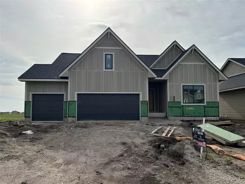 4721 178th St, Urbandale, IA 50323