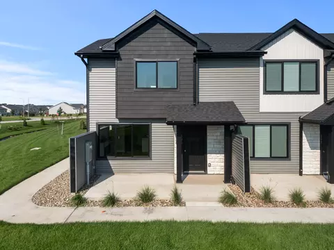 591 NE Hart Ln, Ankeny, IA 50021