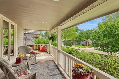 7008 Rocklyn Cir, Urbandale, IA 50322