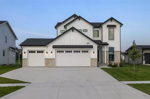 1278 S Radley St, West Des Moines, IA 50266