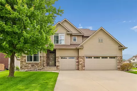 4622 153rd St, Urbandale, IA 50323