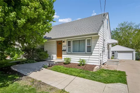 3929 56th St, Des Moines, IA 50310