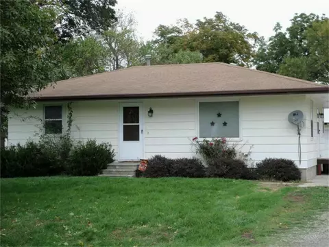 10176 S 34th Ave W, Colfax, IA 50054