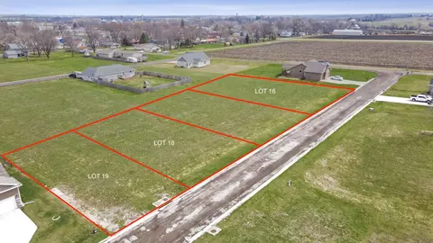 440 Scenic Dr, Truro, IA 50257