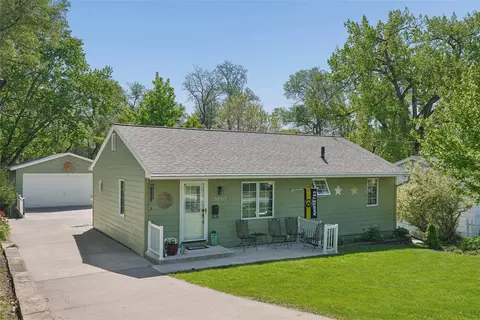 3107 70th St, Urbandale, IA 50322