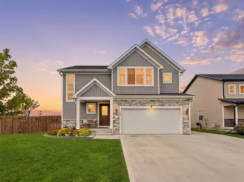 200 NW Georgetown Dr, Waukee, IA 50263