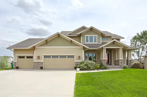 422 Stonegate Ct SW, Altoona, IA 50009