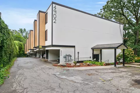 4902 University Ave #325, Des Moines, IA 50311