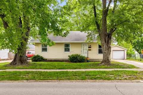 Exterior - 705 SE Trilein Dr, Ankeny, IA 50021 photo 1 of 8