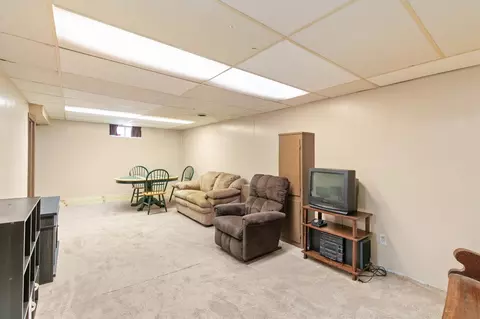Living - 705 SE Trilein Dr, Ankeny, IA 50021 photo 5 of 5