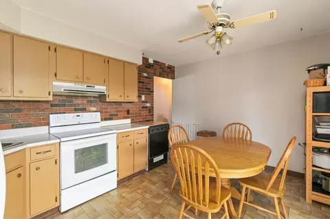 Kitchen - 705 SE Trilein Dr, Ankeny, IA 50021 photo 3 of 3