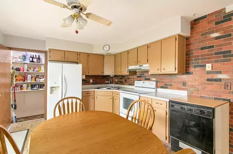 Kitchen - 705 SE Trilein Dr, Ankeny, IA 50021 photo 1 of 3