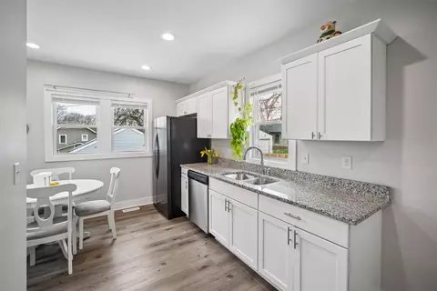 714 31st St, Des Moines, IA 50312