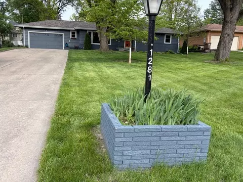 1281 16th St, West Des Moines, IA 50265
