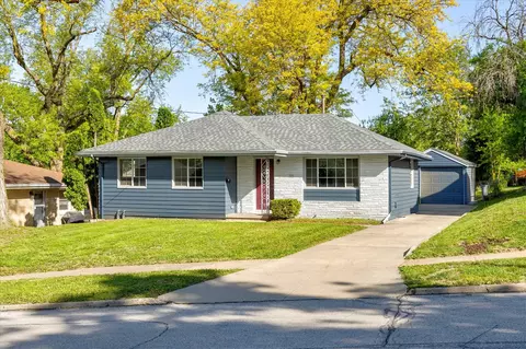 7505 Beechwood Dr, Urbandale, IA 50322