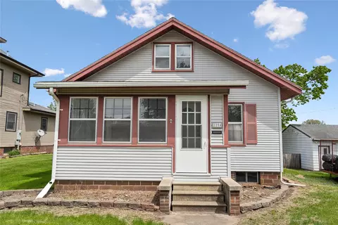 2204 1st Ave, Perry, IA 50220
