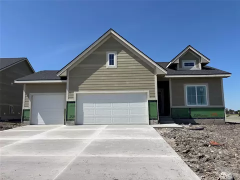 1105 SW 18th Ct, Grimes, IA 50111