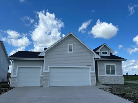 1105 SW 18th Ct, Grimes, IA 50111