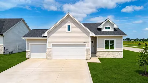 1105 SW 18th Ct, Grimes, IA 50111