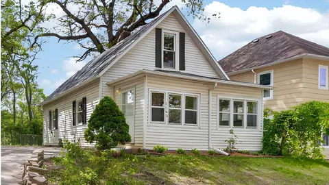 1540 33rd St, Des Moines, IA 50311