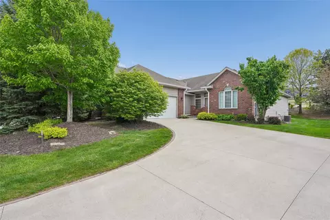 1902 NW 126th St #1B, Clive, IA 50325