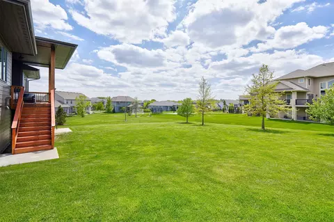 4722 152nd St, Urbandale, IA 50323