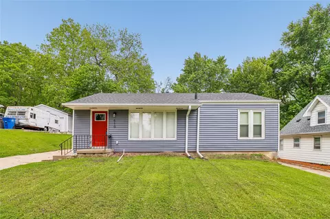 610 Creston Ave, Des Moines, IA 50315