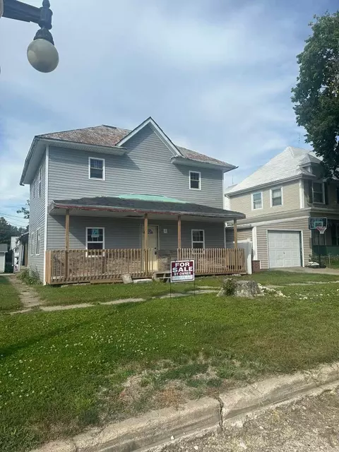 634 2nd St, Traer, IA 50675