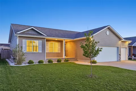 309 Aaron Ave NW, Bondurant, IA 50035