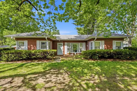 1538 63rd St, Windsor Heights, IA 50324