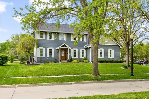 8120 Wellington Blvd, Johnston, IA 50131