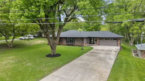 1214 19th St, West Des Moines, IA 50265