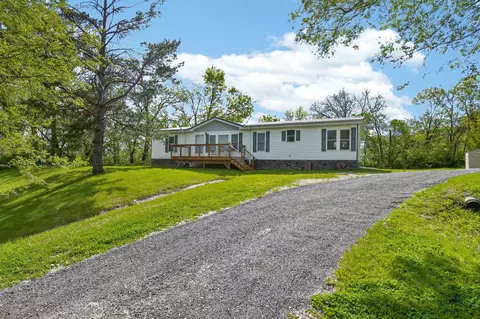 809 Ashton Ave #A, Guthrie Center, IA 50115
