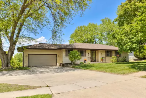 4423 Caulder Ave, Des Moines, IA 50321