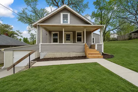 316 N 9th Ave W, Newton, IA 50208