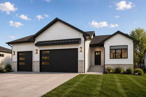 679 SW 15th St, Grimes, IA 50111