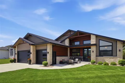 8008 NW 106th Ct, Johnston, IA 50131