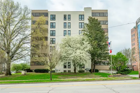 3100 Grand Ave #5J, Des Moines, IA 50312
