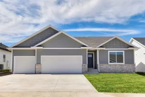 1658 22nd Ave SE, Altoona, IA 50009